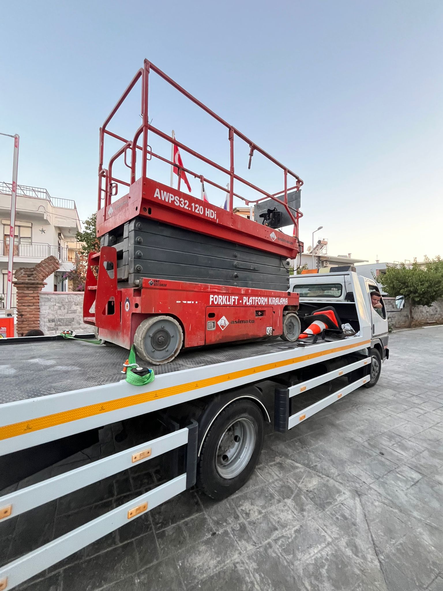 Ağır Sanayi Taşımacılığında Forkliftlerin Rolü